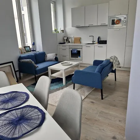 Quiet Duplex In Historic Town Centre 公寓 *